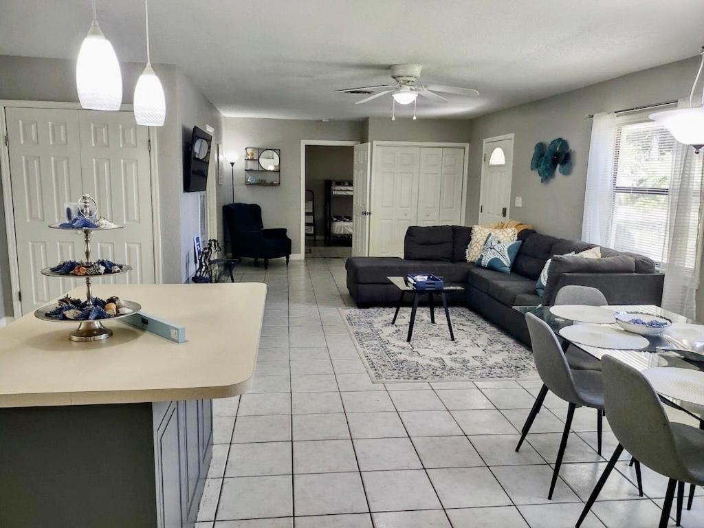 Sunshine Acre 2B 2B King Master Suite, Big Yard Дейви Екстериор снимка